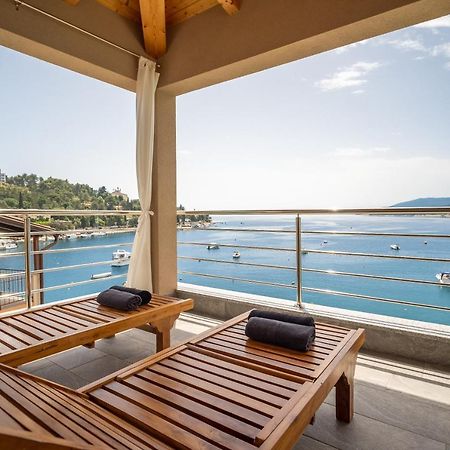 Seafront 2-Bedroom Apartment Nika - Rabac Exterior photo
