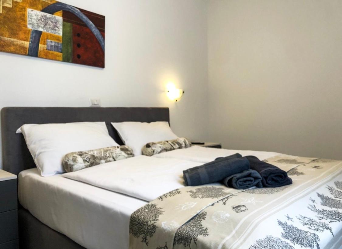 Seafront 2-Bedroom Apartment Nika - Rabac Exterior photo