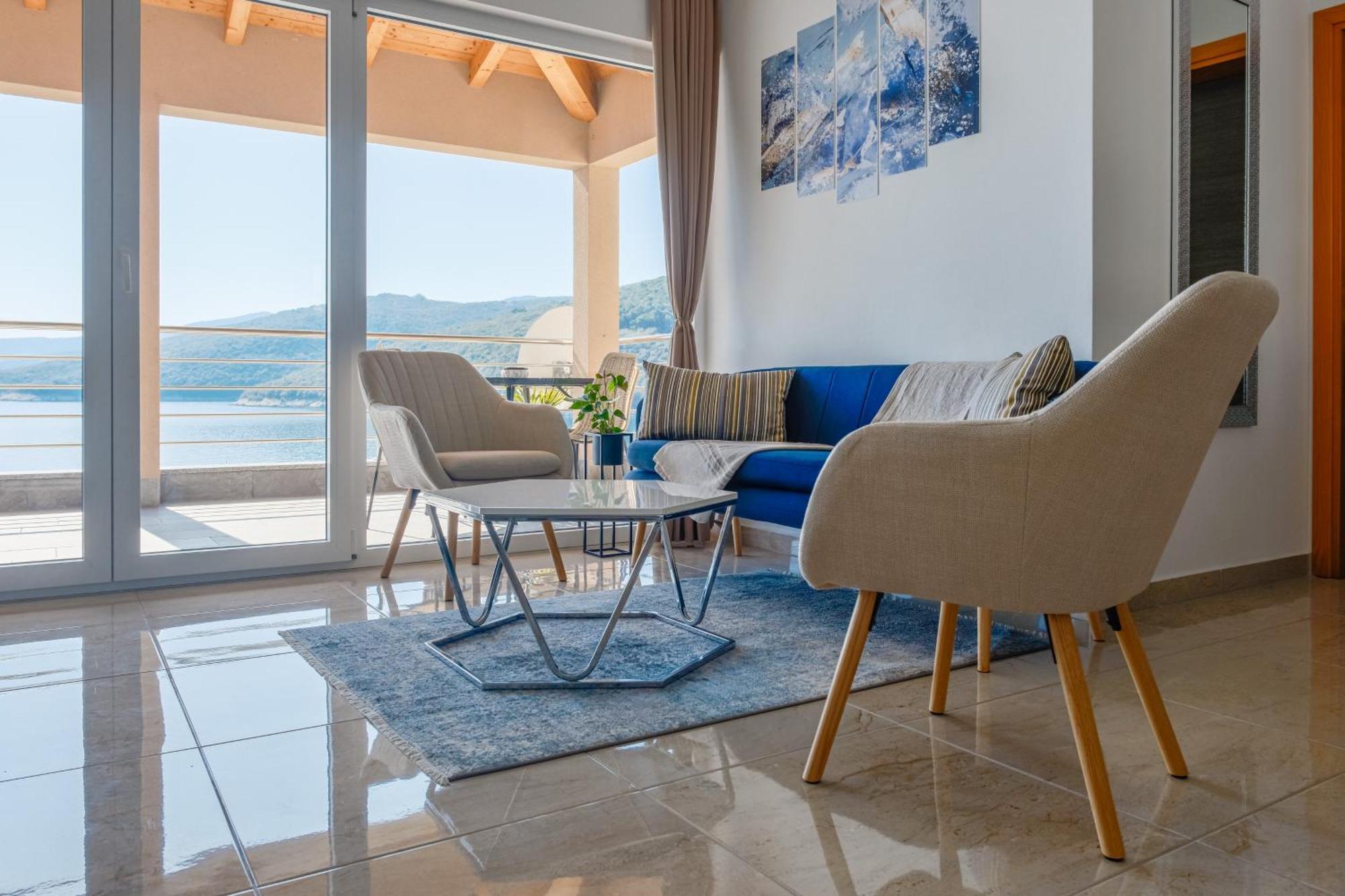 Seafront 2-Bedroom Apartment Nika - Rabac Exterior photo